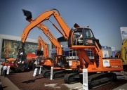 Doosan DX225LCA MATERIAL HANDLING